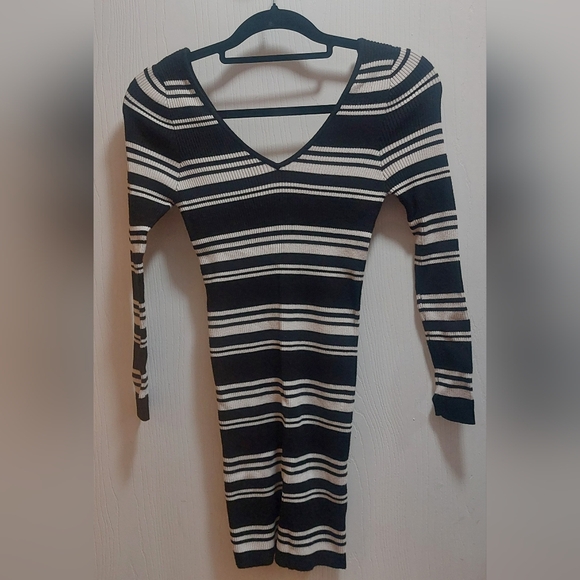 Kendall & Kylie Dresses & Skirts - Kendall & Kylie Women's Striped Black and White Knit Dress Size XS